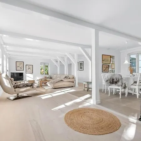 Villa Idyllisk Bondehus Taet Pa Stranden Stege