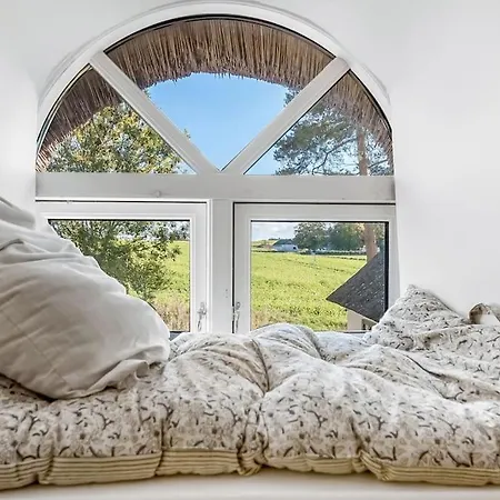 Idyllisk Bondehus Taet Pa Stranden Villa